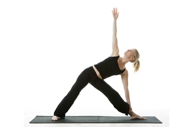 personal-yoga-trainer-classes-at-home-in-delhi/